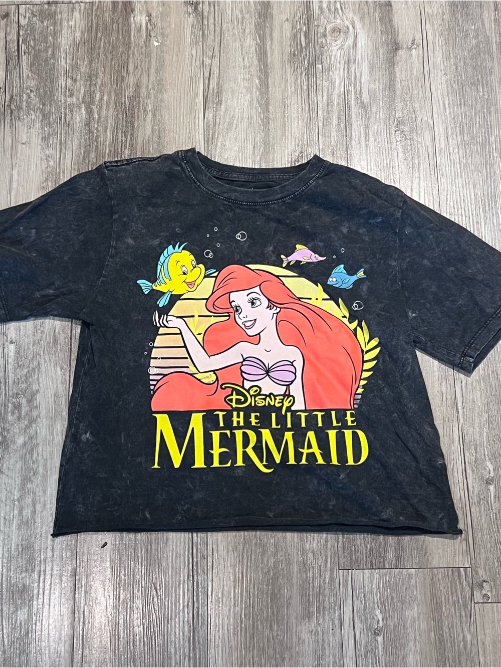 Disney The Little Mermaid black cropped cotton t-shirt size small